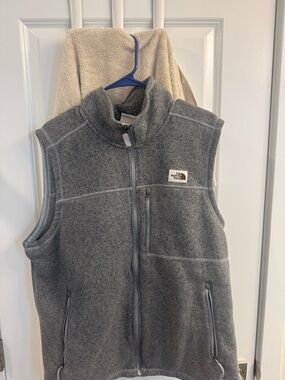 The North Face Men's Gray Fleece Vest